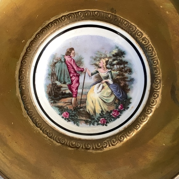 Set 2 Regency Bone China Brass and Ceramic Victorian Courting Scence‎ wall plate - Picture 8 of 11